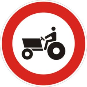 cartello transito vietato alle macchine agricole